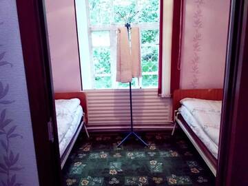 Фото номера Двухместный номер с 2 отдельными кроватями Гостевой дом Riverside Guest house Mashkhur г. Arslanbob 15