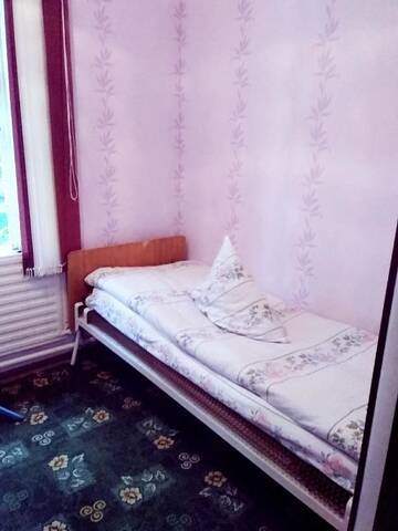 Фото номера Двухместный номер с 2 отдельными кроватями Гостевой дом Riverside Guest house Mashkhur г. Arslanbob 17